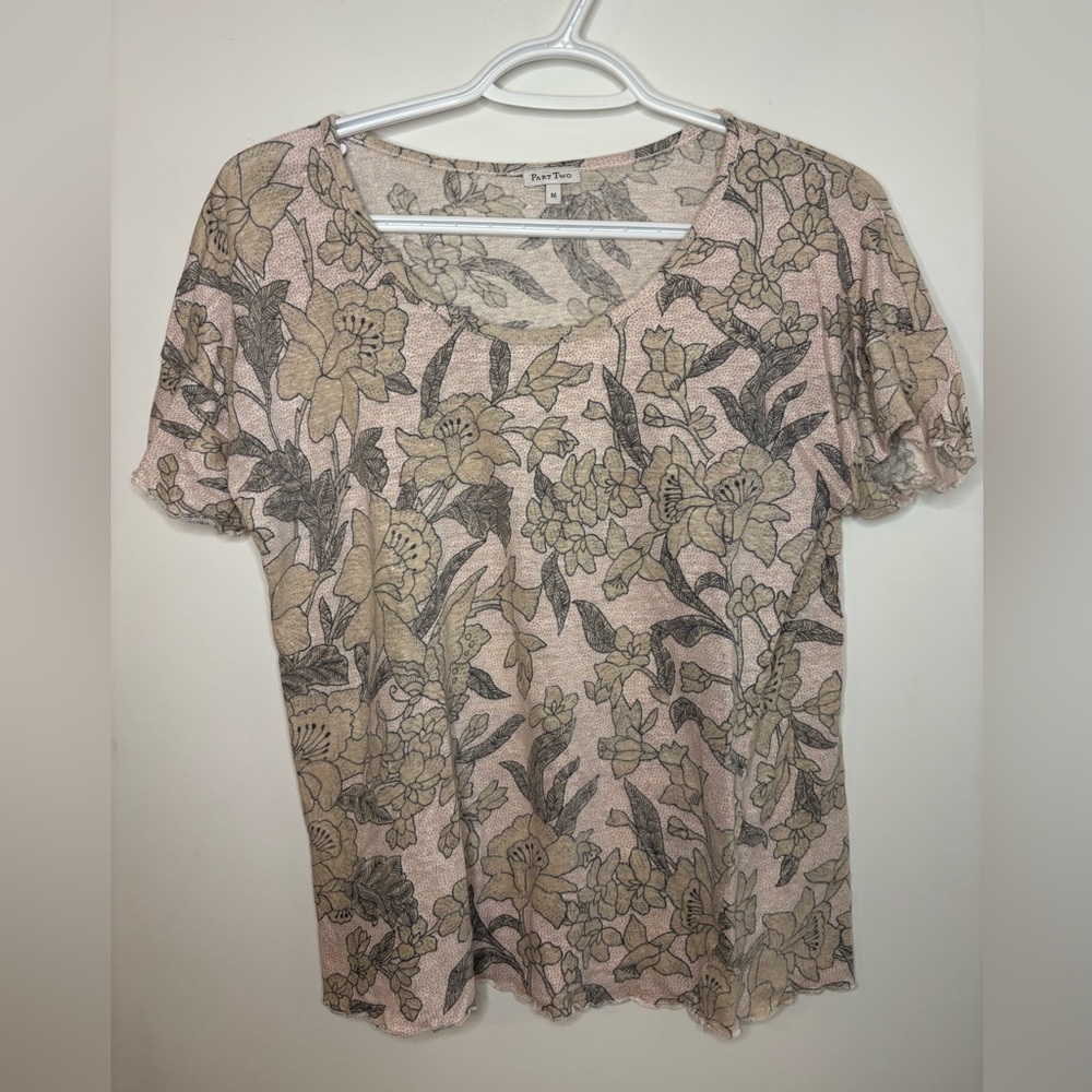 Part Two Blush Floral V-Neck Short Sleeve Tee - Size Medium